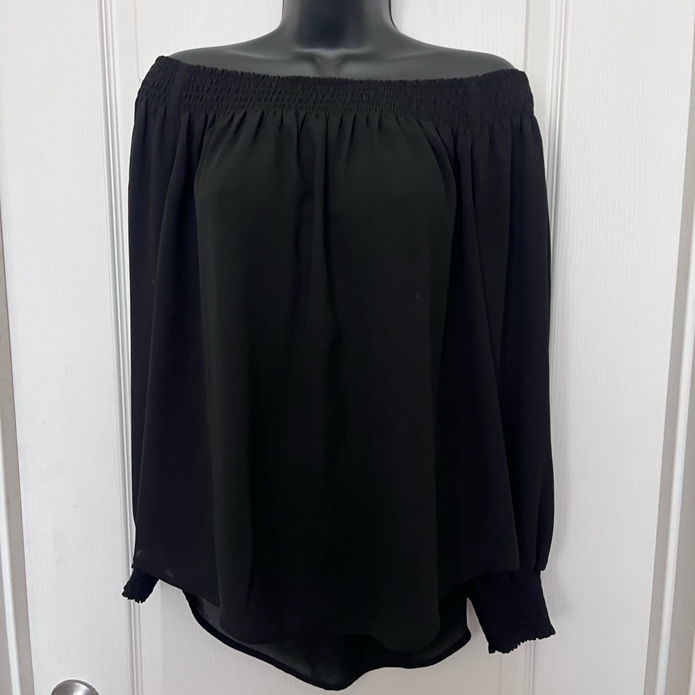 Express longs sleeve shoulder top